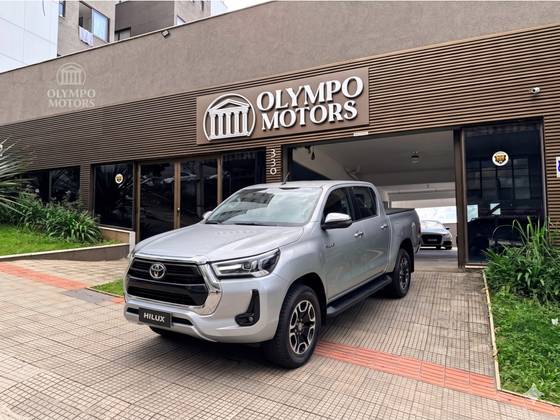 TOYOTA HILUX 2.8 D-4D TURBO DIESEL CD SRV 4X4 AUTOMÁTICO